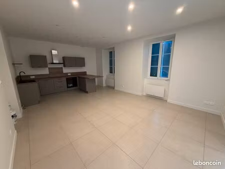 t3 bellegarde 65 m2 centre ville rdc