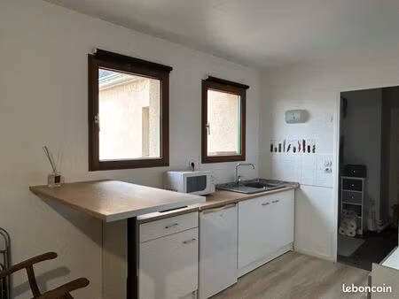studio meublé 30m2 + parking