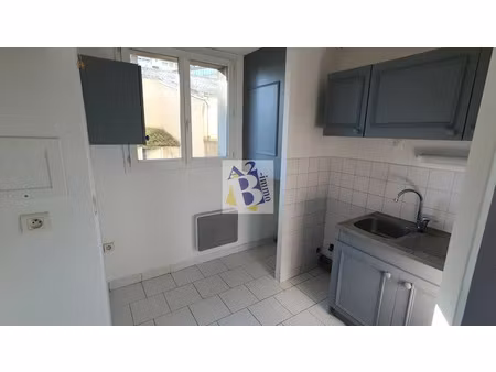 location appartement 3 pièces 64.8 m² à angouleme (16000)  565 €