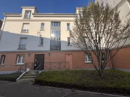 appartement t3 69m² - beauvais - 760.1.1.4