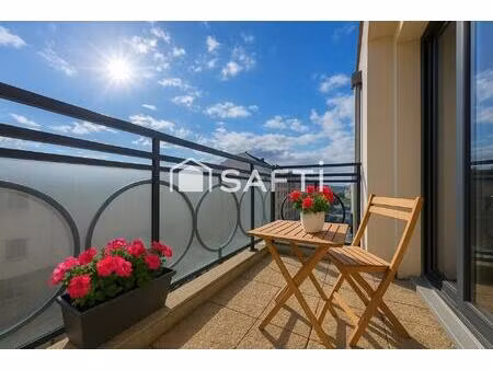 résidence de 2016  deux balcons et parking !