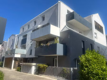 appartement 5 pièces à vendre à mérignac - dernier étage avec balcon et parking