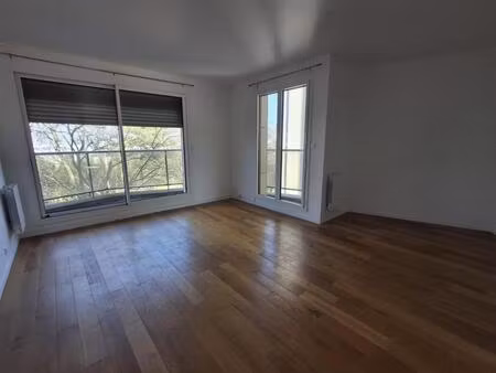 2 pieces - rue botzaris