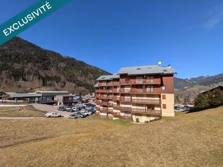 studio cabine de 23m2 avec balcon exposé sud et casier à ski offrant une vue dégagée sur l