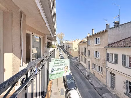 t3 pour vivre le mourillon à pied  entre mer  marché et terrasses