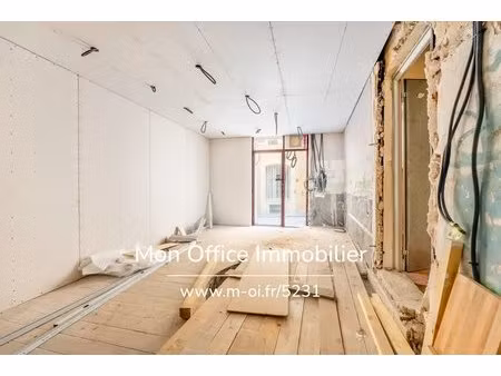 référence : 5231-eth. - local professionnel - 30m2 + cave de 37m2 - centre ville historiqu
