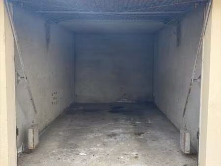 garage proche frontière