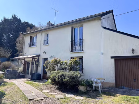 maison à vendre à chançay : un nid douillet à rénover !