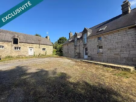 ensemble de deux longeres avec hangars et dependances