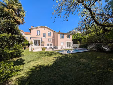 jolie maison années 30 rénovée avec studio et t2 séparé- calme absolu