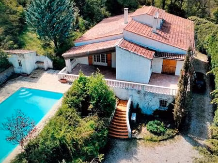 maison ponteves 188 m2 avec grande piscine et grand sous sol