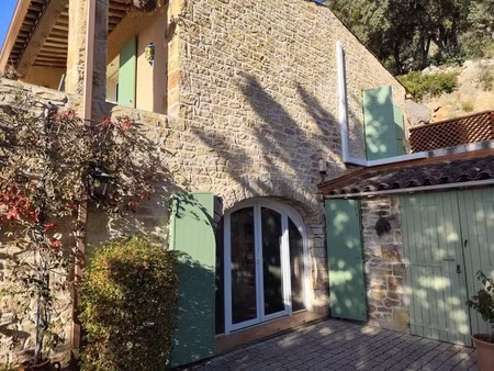 var (83) vins sur caramy  superbe villa de 163m² hab + studio 20m² et dépendances/ 1939m²a