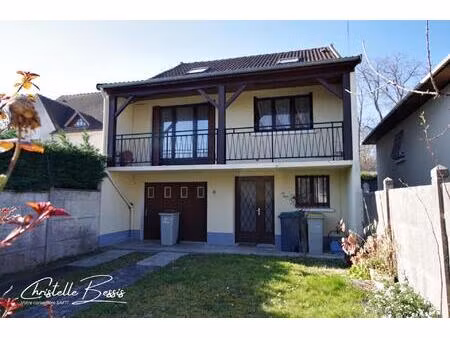 maison dans quartier calme et pavillonnaire