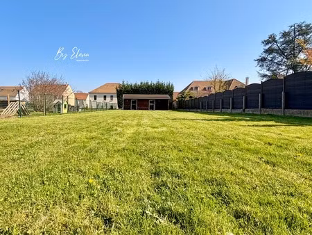 terrain à bâtir 967 m² – façade 16 ml – maison possible 180 à 200 m² habitable avec piscin