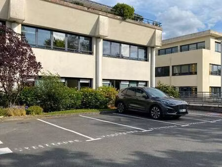 location bureaux et commerces à caen (14000) : à louer / 20m² caen