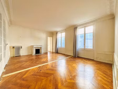 paris 7e - appartement 3 pieces + caves - 84 m²