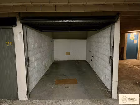 box fermé à vendre paris 18ème