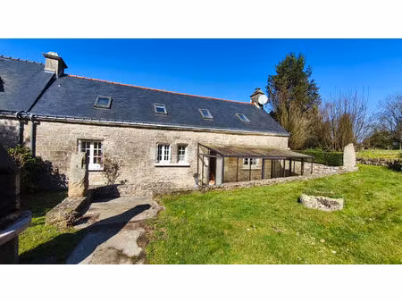 morbihan  seglien  maison mitoyenne  3 chambres  jardin  une grange