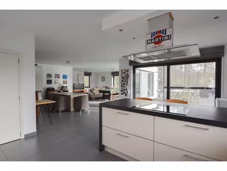 appartement te huur in brasschaat met 4 slaapkamers