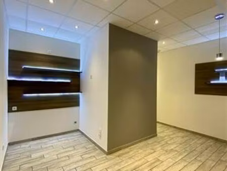 vente commerce challes-les-eaux 68 m²