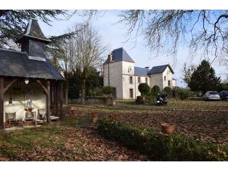 belle demeure sur terrain de plus de 3 hectares à montcresson
