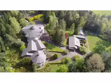 ensemble immobilier 3700 m²
