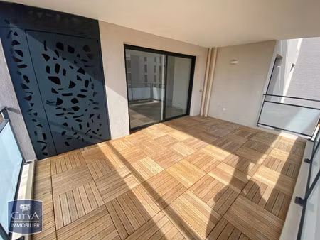 appartement à louer 2 pièces 43.31 m² - hyères (83) - 812€