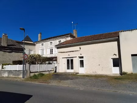 vente maison 13 pièces 246 m² à bouresse (86410)  163 500 €