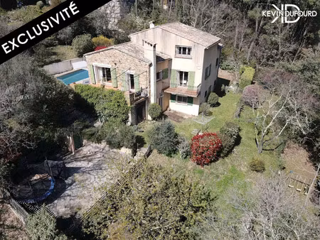 vente maison 7 pièces 200 m² ucel (07200)