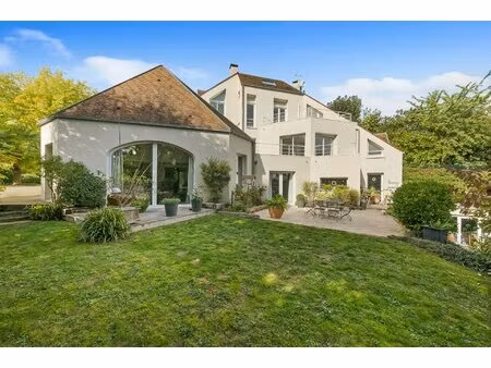 garches - a very spacious contemporary property with a swimming pool with id 281817202