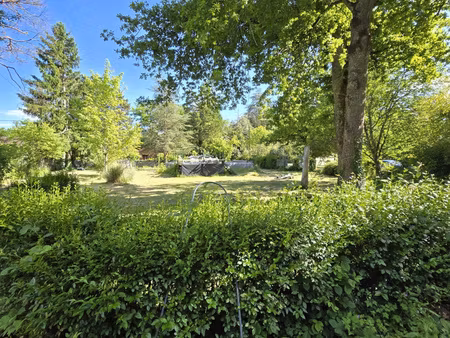 maison de campagne idyllique avec piscine et grand jardin