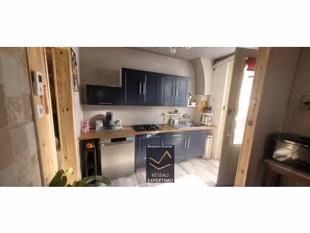 maison avec grand jardin et garage  idéal 1er achat.