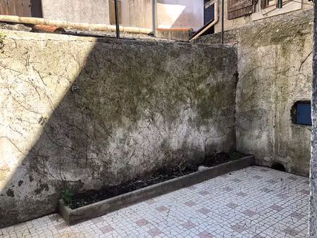 pezens - maison de village - t2bis - double terrasse