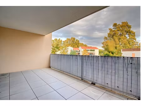 hauts de ste marthe - t3 avec deux terrasses et garage.