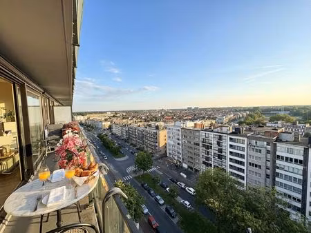 appartement met 1 slpk op elfde verdieping.