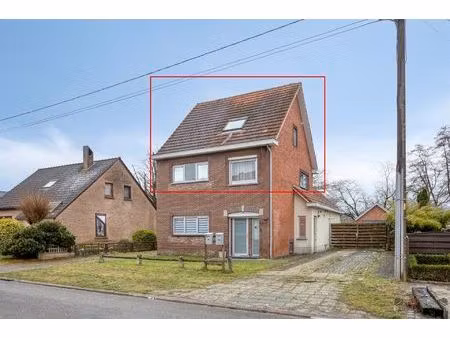 rustig gelegen duplex appartement met 2 slaapkamers te leopoldsburg