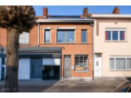 centraal gelegen gezinswoning met zonnige tuin in brasschaat.