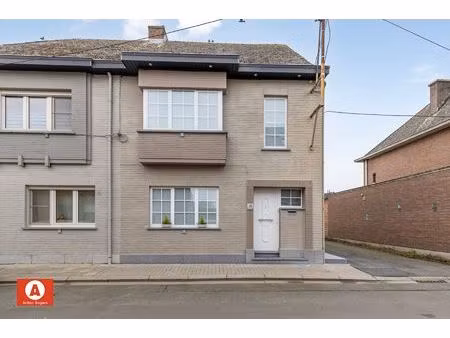 hedendaagse hob  gelegen pal bij het centrum van buggenhout