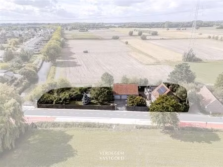 authentieke woning met recente uitbreiding en uniek historisch accent