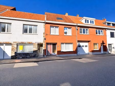 woning met zonnige tuin en 4 slaapkamers in oud-knokke