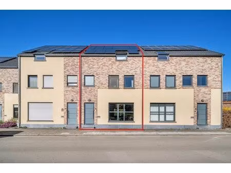 moderne en energiezuinige(a-label) woning met 4 ruime slaapkamers  2 badkamers  2 autostaa