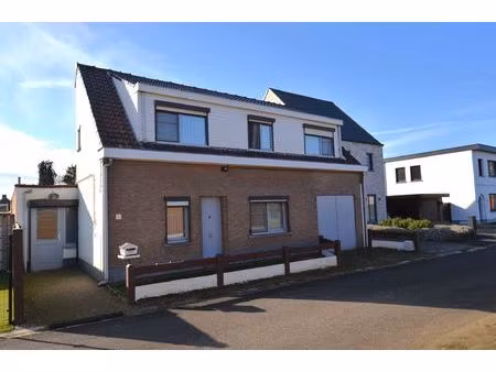 te renoveren woning op zeer rustige ligging