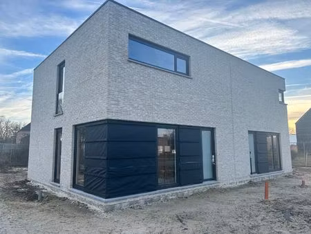 halfopen gezinswoning met tuin