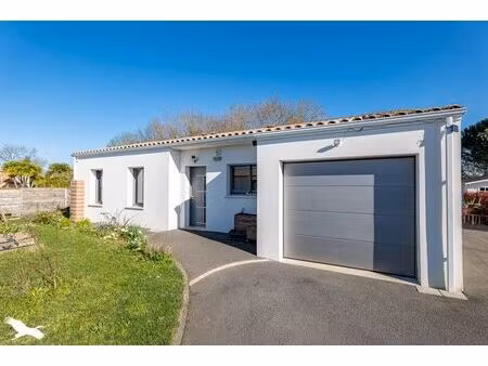 vente maison 4 pièces 82 m² saint-georges-des-coteaux (17810)