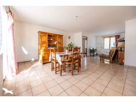 vente maison 5 pièces 98 m² saint-georges-sur-moulon (18110)