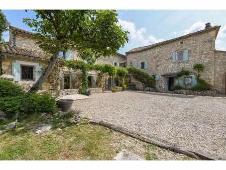maison de luxe à vendre à uzès : 895 000 € | 367m²