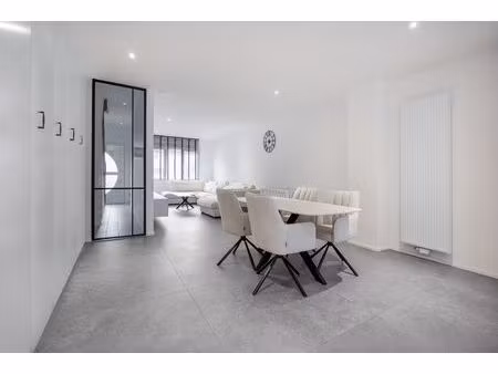 volledig gerenoveerde woning in het hart van wijnegem