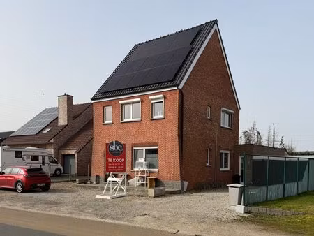 ruime vrijstaande woning