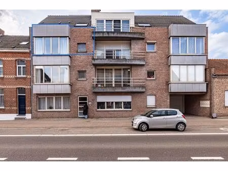 uitstekend 2 slpk. appartement met kelderberging en private garage