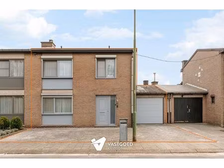 gerenoveerde woning met 3 slaapkamers en gezellige stadstuin in heusden centrum